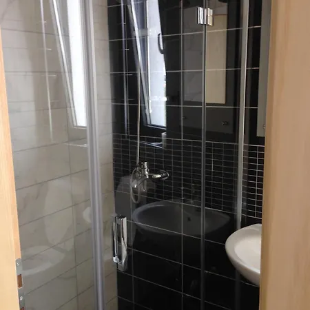 Pansion Marta 招待所 3*