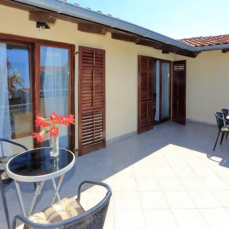 招待所 Pansion Marta 比比涅