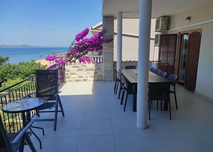 Pansion Marta Bibinje