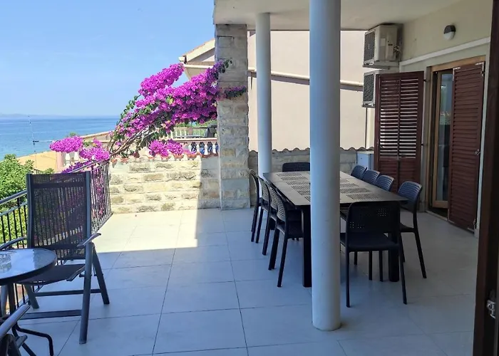 Pansion Marta בית הארחה 3*