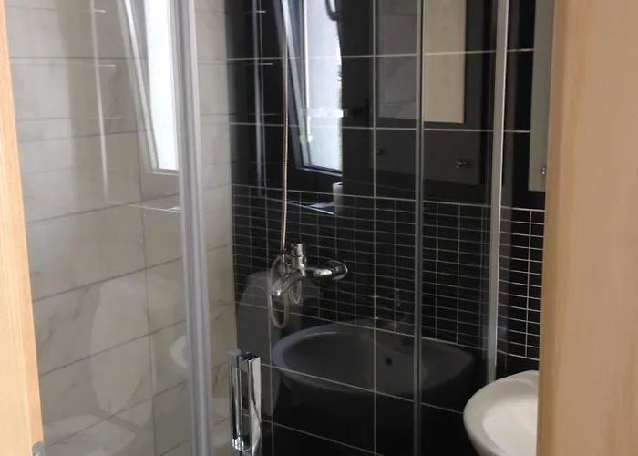 Pansion Marta בית הארחה 3*