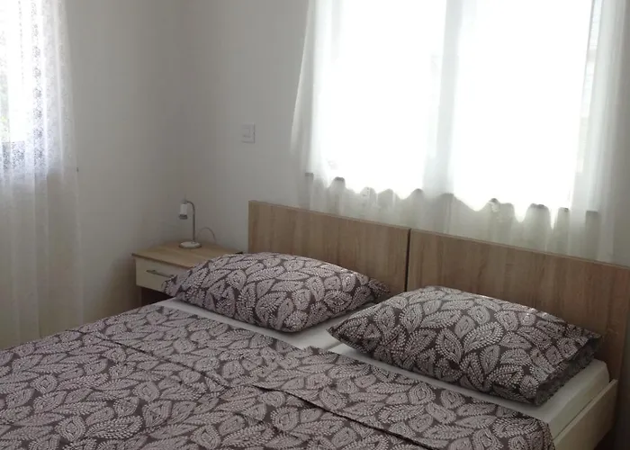 Pansion Marta Πανσιόν Bibinje