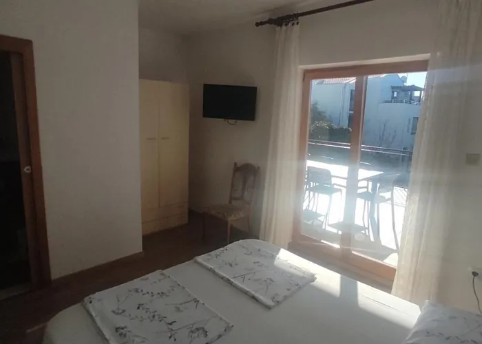 Πανσιόν Pansion Marta 3*