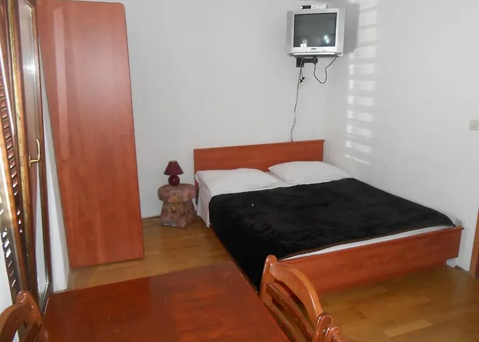 Pansion Marta Bibinje