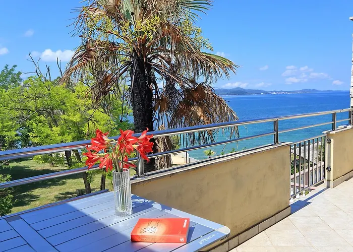 Pansion Marta Πανσιόν 3*