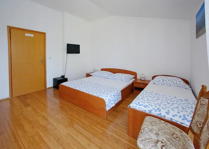 Pansion Marta Πανσιόν 3*