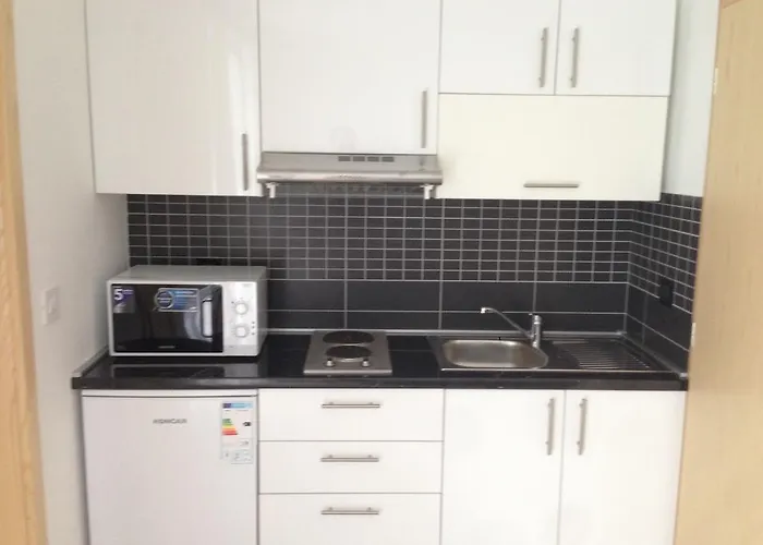 בית הארחה Pansion Marta ביבינייה