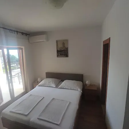 Pansion Marta Bibinje