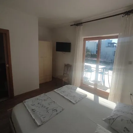 Guest house Pansion Marta 3*