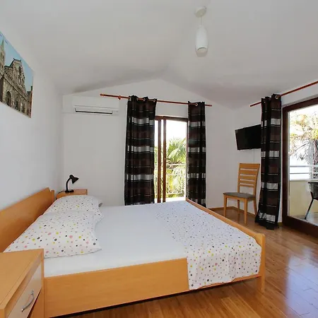 Pansion Marta Affittacamere Bibinje