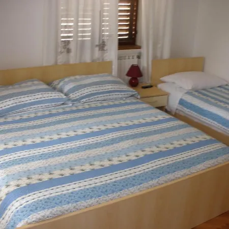 Guest house Pansion Marta 3*